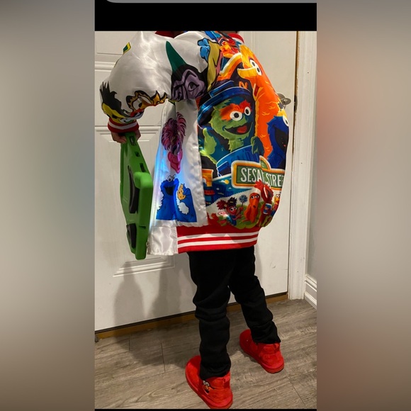 Sesame Street bomber jacket - Picture 7 of 7